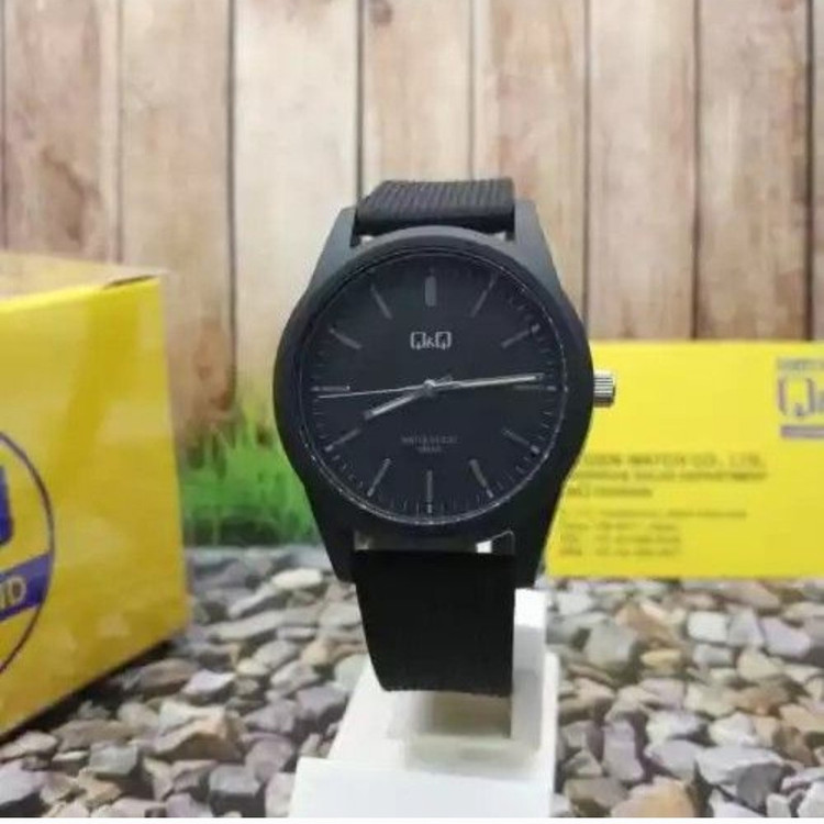 ساعت مچی عقربه ای کیو اند کیو مدل VS12J004Y