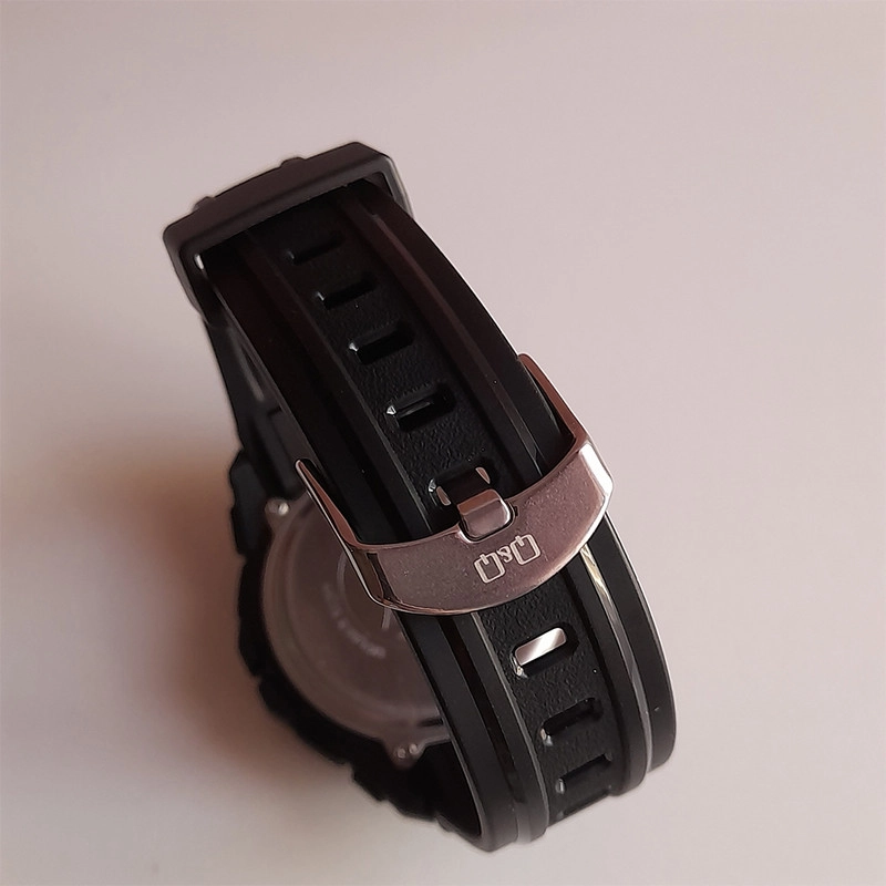 ساعت مچی دیجیتال مردانه کیو اند کیو مدل G06A-006VY