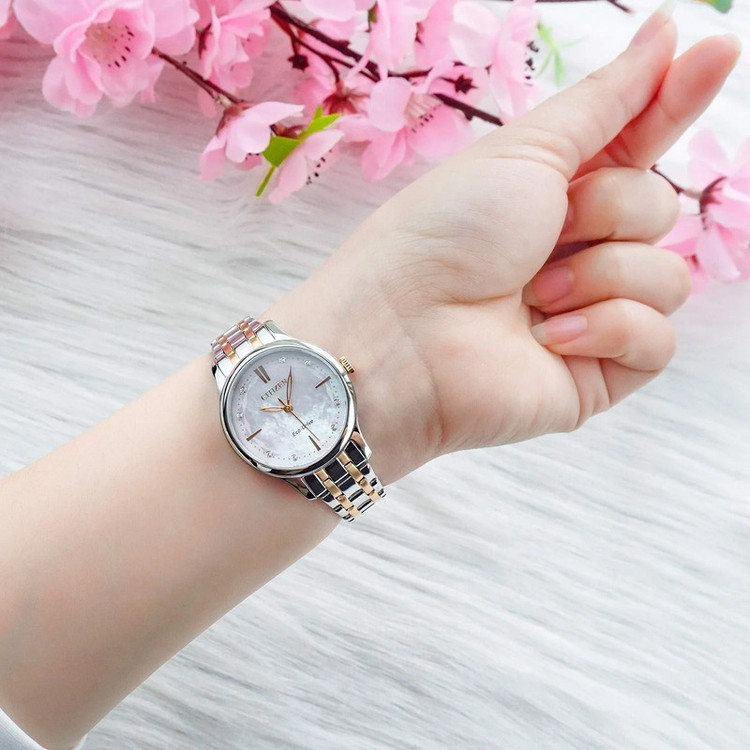 ساعت مچی عقربه ای زنانه سیتی زن مدل EM0896-89Y