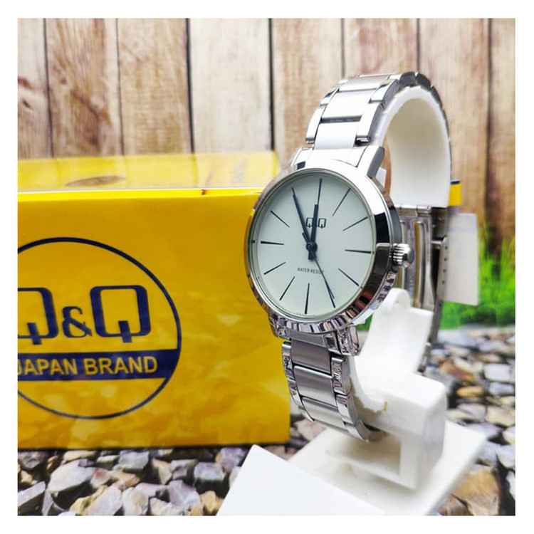 ساعت مچی عقربه ای زنانه کیو اند کیو مدل q893j202y