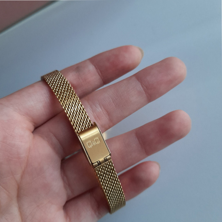 ساعت مچی عقربه ای زنانه کیو اند کیو مدل QA15J010Y