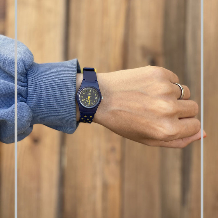 ساعت مچی عقربهای مردانه کیو اند کیو مدل VP47J030Y