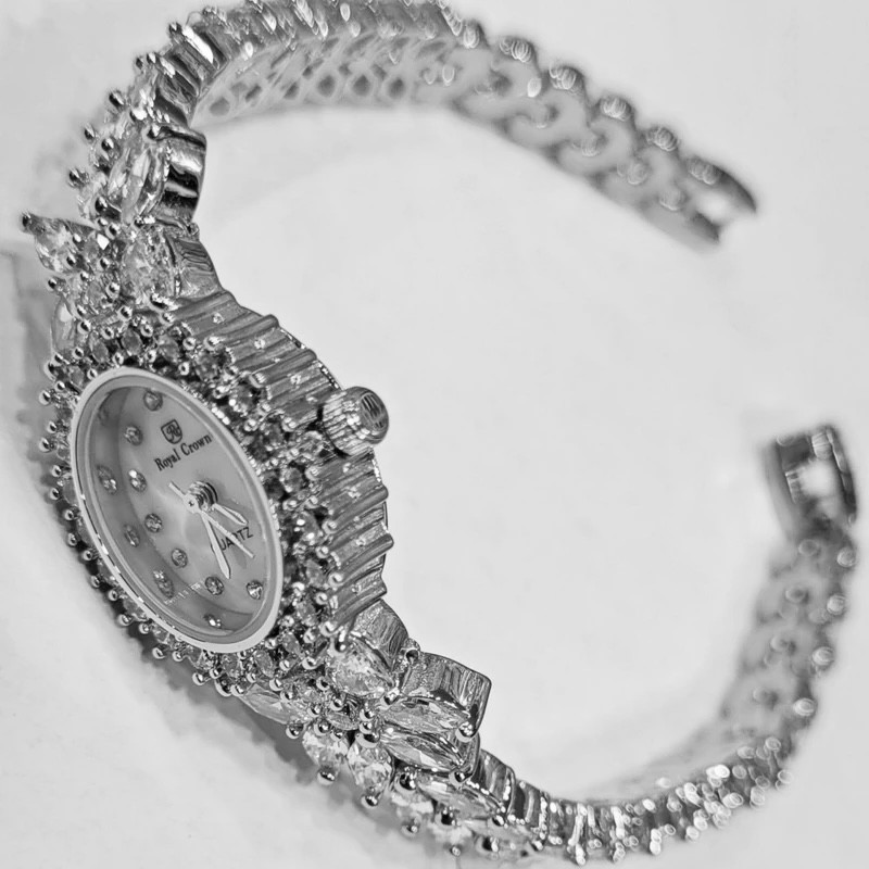 ساعت مچی عقربه ای زنانه رویال کرون کد 9215