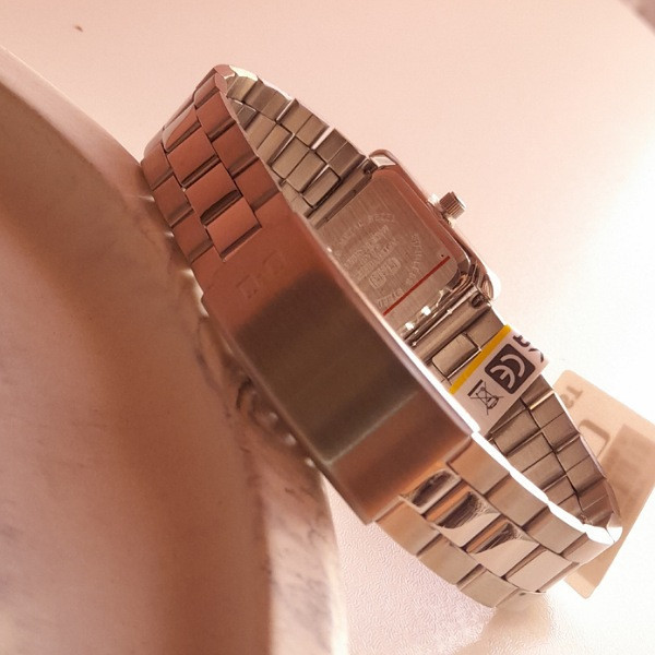 ساعت مچی عقربه ای زنانه کیو اند کیو مدل 69002