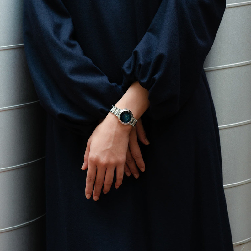 ساعت مچی عقربه ای زنانه سیتی زن مدل EM0910-80