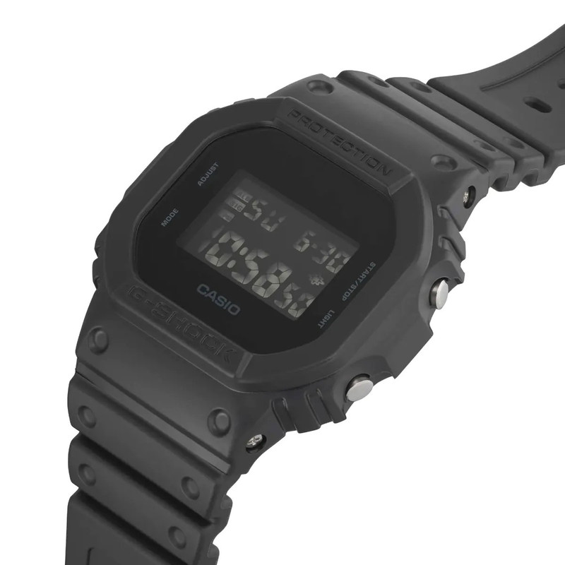 ساعت مچی دیجیتال کاسیو مدل DW-5600UBB-1DR