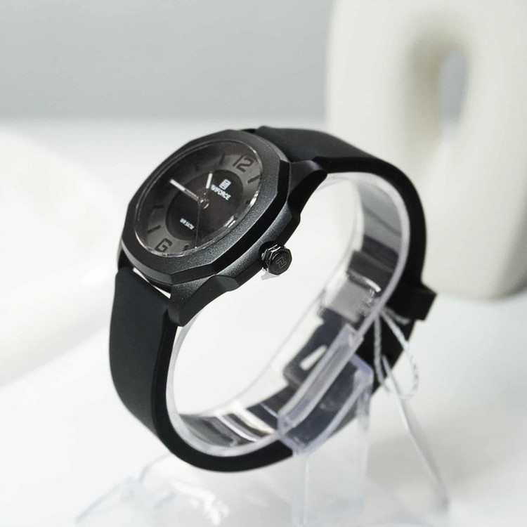 ساعت مچی عقربهای زنانه نیوی فورس مدل naviforce nf7107