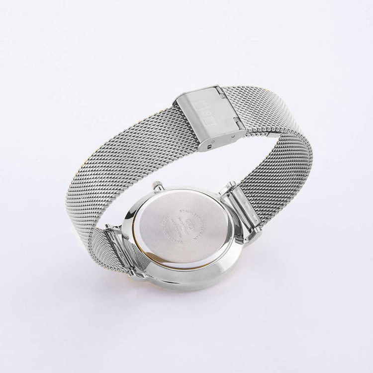 ساعت مچی عقربه ای زنانه کیو اند کیو مدل 05A-004PY
