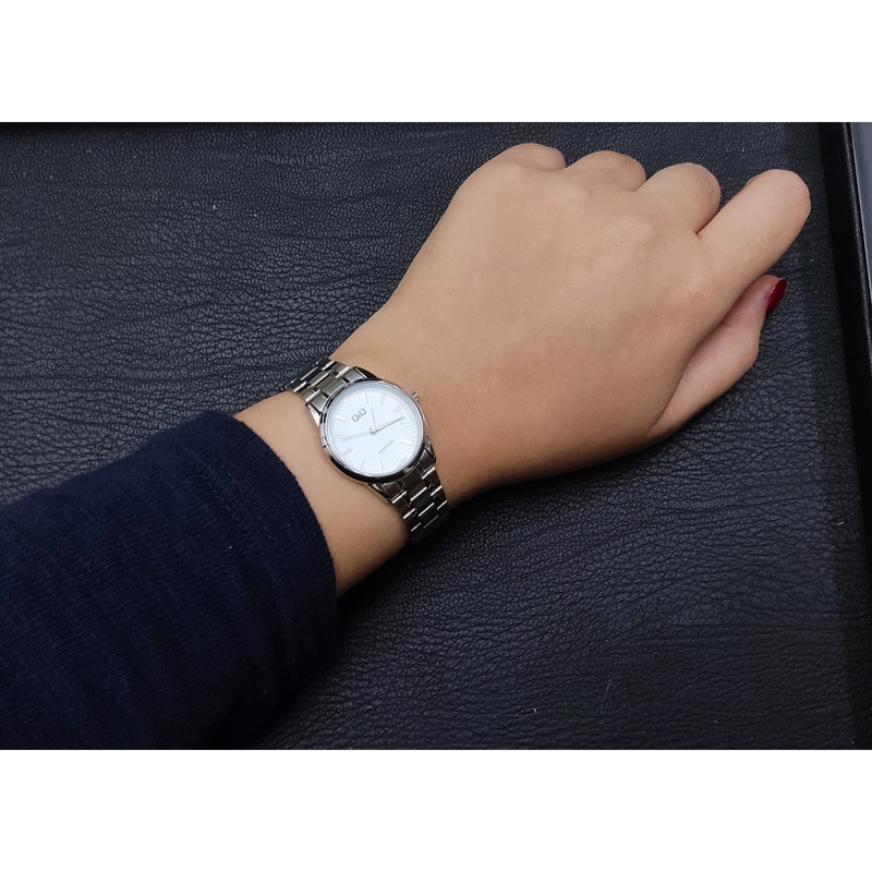 ساعت مچی عقربه ای زنانه کیو اند کیو مدل C09A-020PY