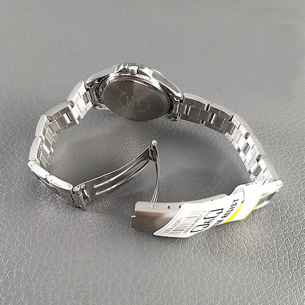 ساعت مچی عقربه ای زنانه کیو اند کیو مدل C37A-003PY