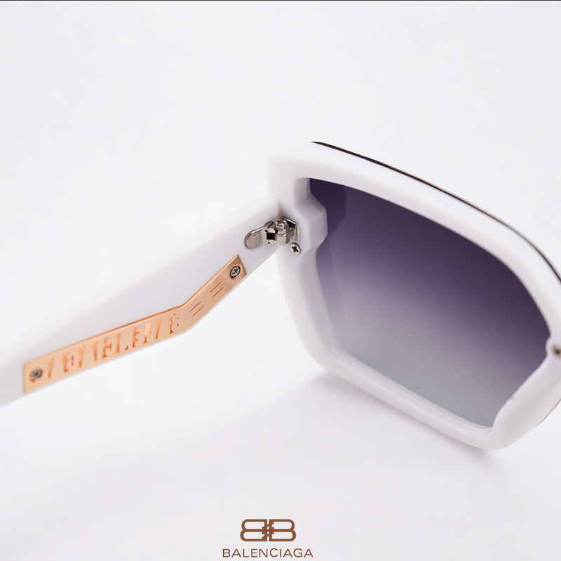 عینک آفتابی چند ضلعی زنانه بالنسیاگا مدل P88012-C2