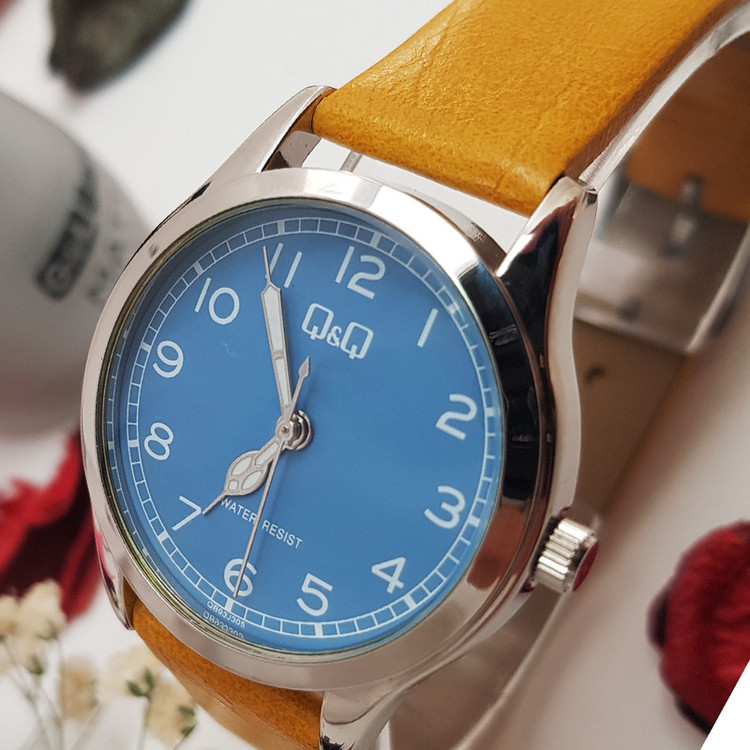 ساعت مچی عقربه ای زنانه کیو اند کیو مدل QB93J305Y