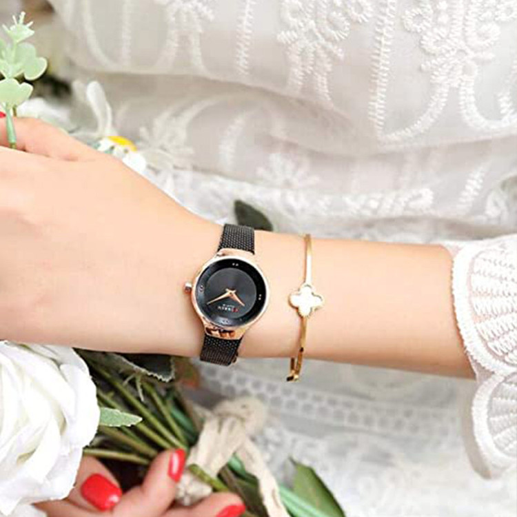ساعت مچی عقربه ای زنانه کورن واتچ مدل cur-bla