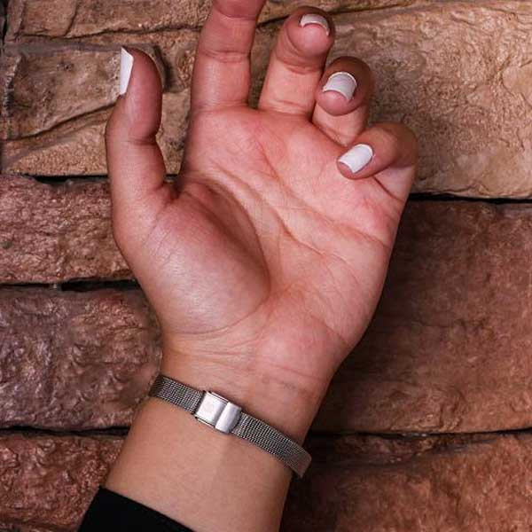 ساعت مچی عقربه ای زنانه نیوی فورس مدل nf5001