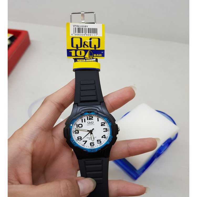 ساعت مچی عقربه ای کیو اند کیو مدل VP84J008Y